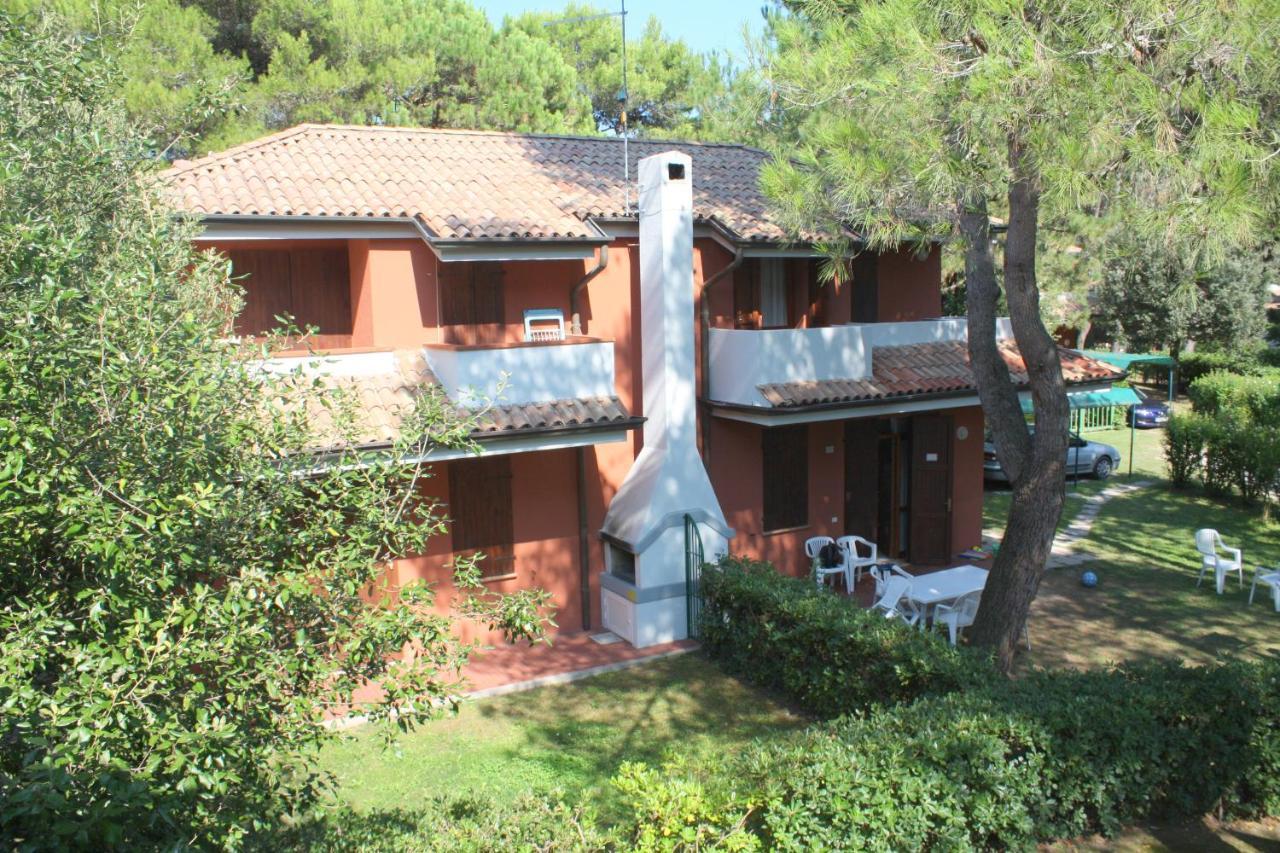 Villaggio Delle Meduse Бибионе Экстерьер фото